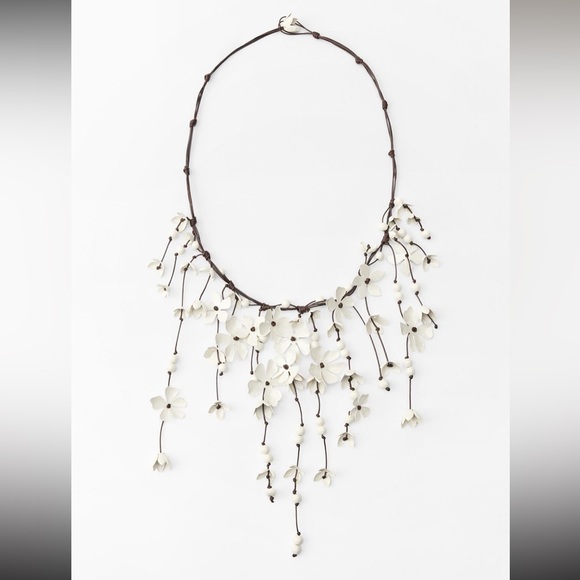 Zara flower shaped pendants waterfall cord necklace - Picture 4 of 8